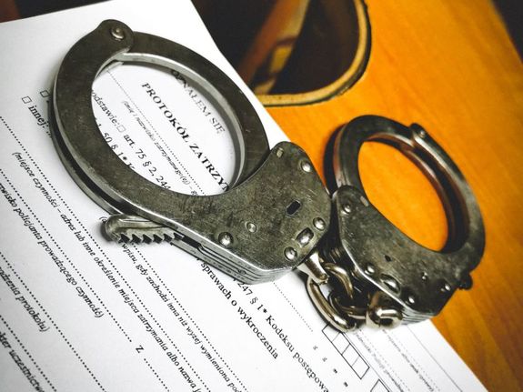 Atak na policjantów na stacji paliw