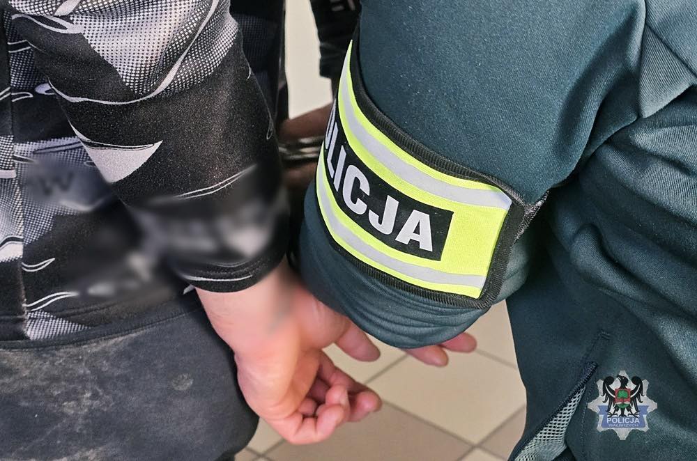 Groźby wobec kobiet i niemowlęcia w Walimiu! Chwilę później zaatakował policjanta