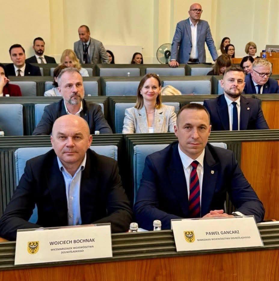 Czy pilot wie, jaki obrał kurs? czyli Zarząd Województwa z absolutorium